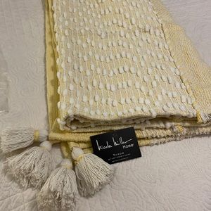 Nicole Miller throw blanket yellow & and white tassels